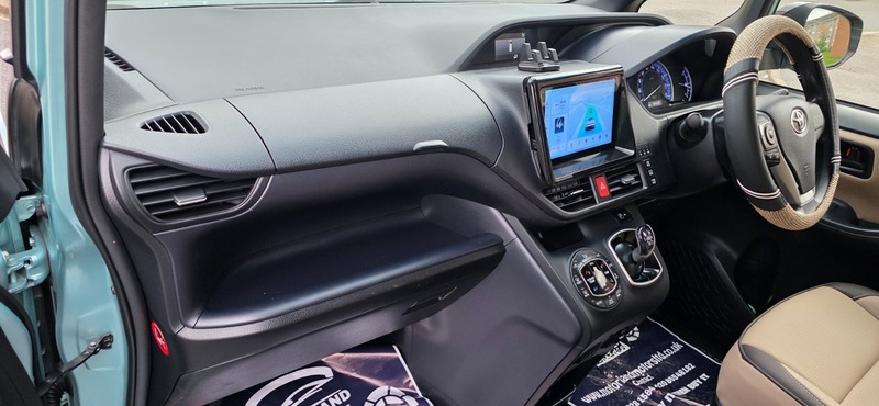 Used Toyota Noah 2014 for sale - 77162079: Photo 29