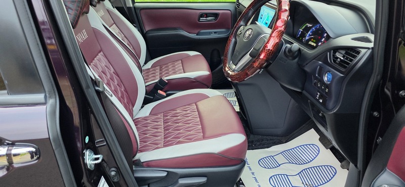 Used Toyota Noah 2025 for sale - 76631104: Photo 16