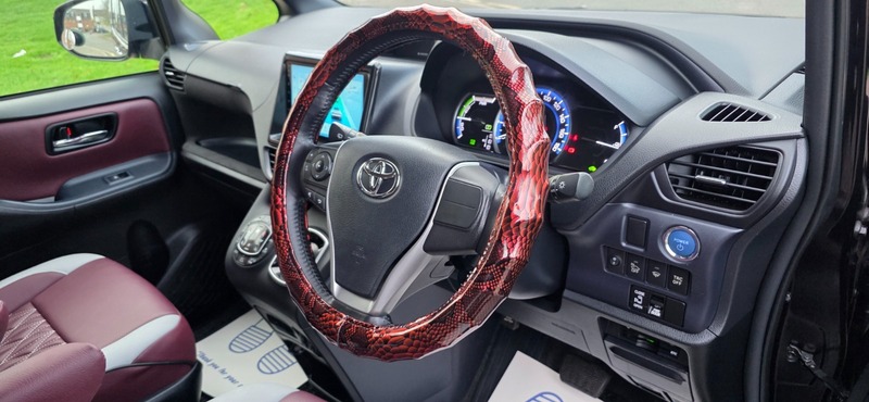 Used Toyota Noah 2025 for sale - 76631104: Photo 30