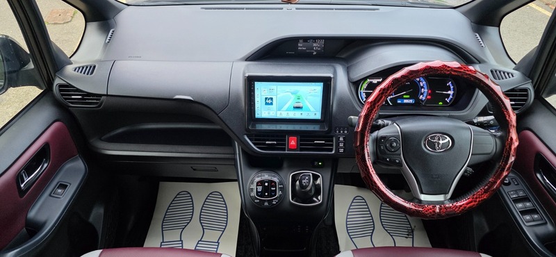 Used Toyota Noah 2025 for sale - 76631104: Photo 33