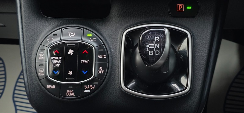 Used Toyota Noah 2025 for sale - 76631104: Photo 46