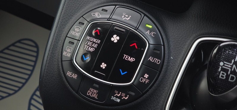 Used Toyota Noah 2025 for sale - 76631104: Photo 47