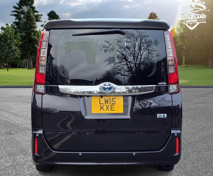 Used Toyota Noah 2025 for sale - 76631104: Photo 8