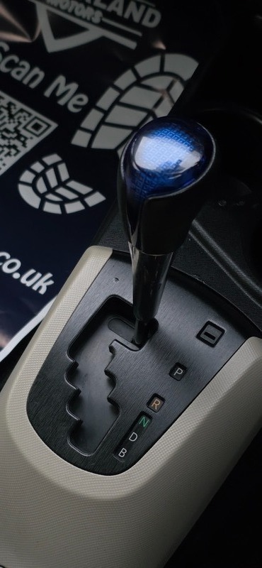 Used Toyota Yaris 2014 for sale - 76605330: Photo 42