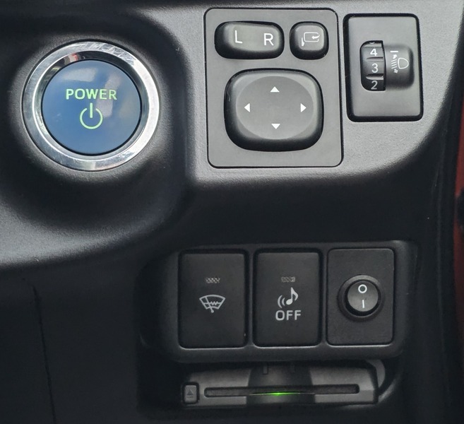 Used Toyota Yaris 2014 for sale - 76605330: Photo 44