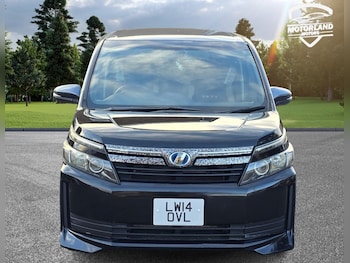 Used Toyota Voxy 2014 for sale - 76570755: Photo