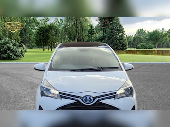 Used Toyota Yaris 2015 for sale - 79023454: Photo