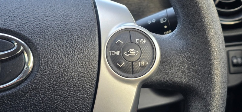 Used Toyota Yaris 2015 for sale - 77632304: Photo 30