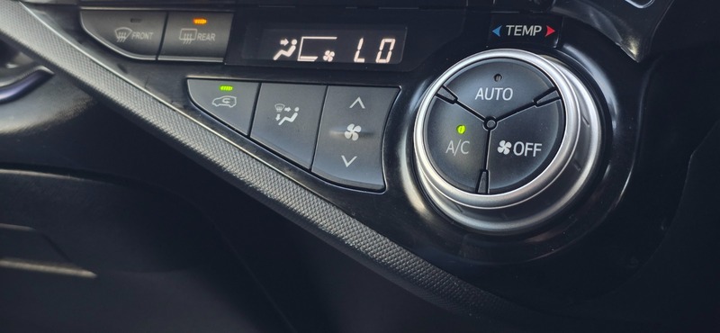 Used Toyota Yaris 2015 for sale - 77632304: Photo 41