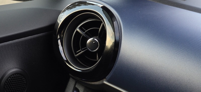 Used Toyota Yaris 2015 for sale - 77632304: Photo 46