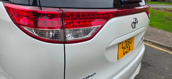 Used Toyota Estima 2011 for sale - 73691045: Photo 18