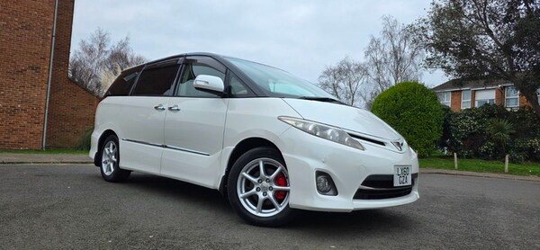 Used Toyota Estima 2011 for sale - 73691045: Photo 1