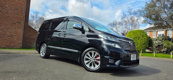 Used Toyota Vellfire 2011 for sale - 73691025: Photo 1