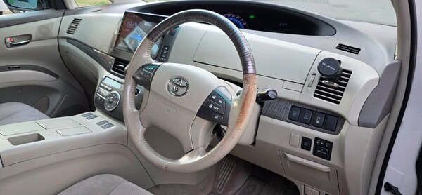 Used Toyota Estima 2010 for sale - 75716995: Photo 24
