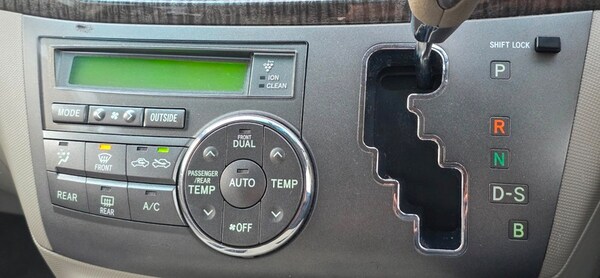 Used Toyota Estima 2010 for sale - 75716995: Photo 37