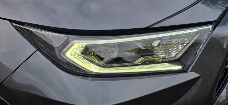 Used Toyota RAV4 2021 for sale - 76884576: Photo 11