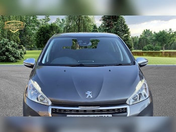 Used Peugeot 208 2018 for sale - 79058911: Photo