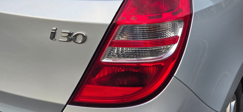 Used Hyundai i30 2010 for sale - 76250251: Photo 10