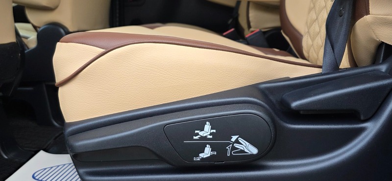 Used Toyota Noah 2014 for sale - 76570748: Photo 28