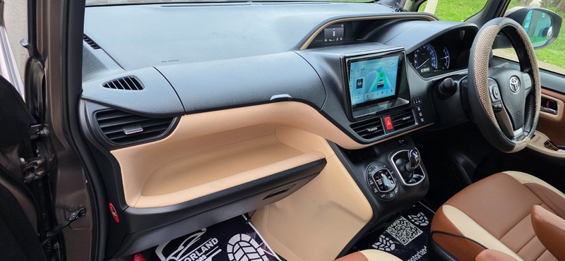 Used Toyota Noah 2014 for sale - 76631110: Photo 28