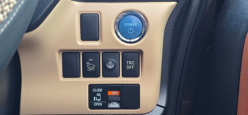 Used Toyota Noah 2014 for sale - 76631110: Photo 48