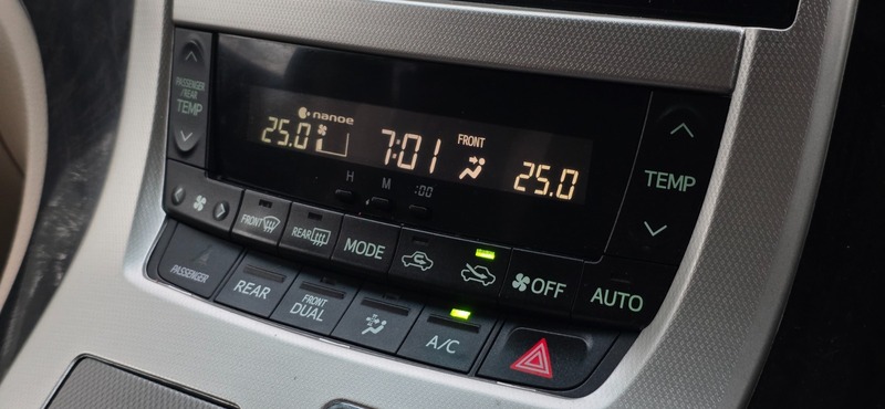 Used Toyota Vellfire 2012 for sale - 77720715: Photo 50