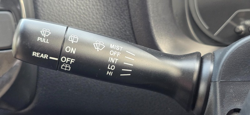 Used Toyota Yaris 2015 for sale - 76605362: Photo 31