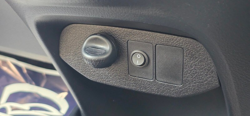 Used Toyota Yaris 2015 for sale - 76605362: Photo 39