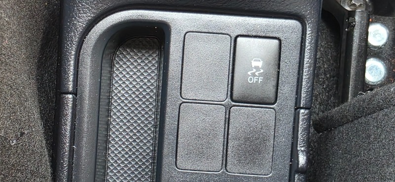 Used Toyota Yaris 2015 for sale - 76605362: Photo 40