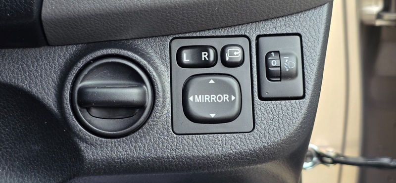 Used Toyota Yaris 2015 for sale - 76605362: Photo 41