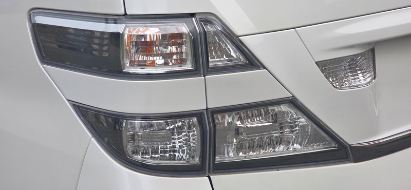 Used Toyota Vellfire 2011 for sale - 76784675: Photo 14