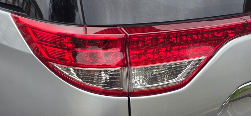 Used Toyota Estima 2010 for sale - 76570752: Photo 13