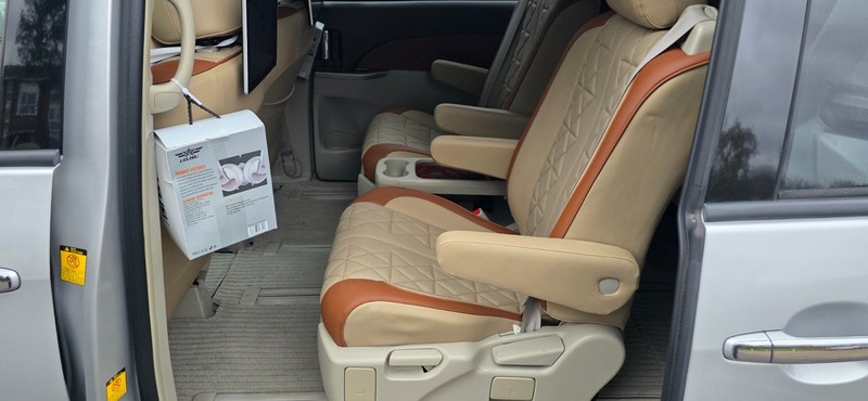 Used Toyota Estima 2010 for sale - 76570752: Photo 25