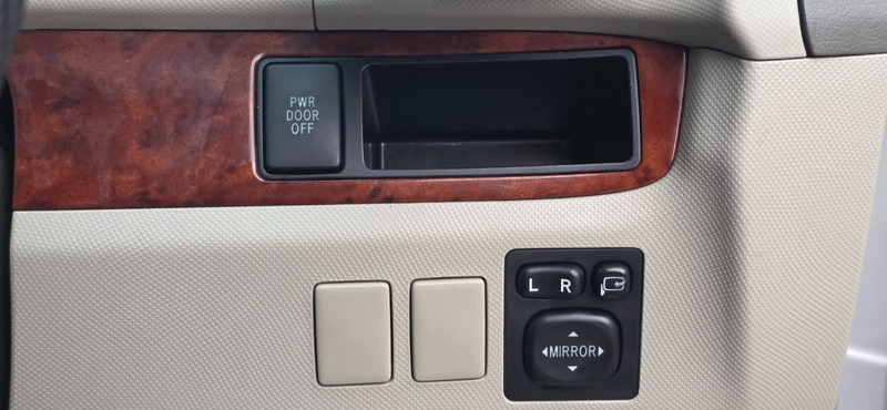 Used Toyota Estima 2010 for sale - 76570752: Photo 48