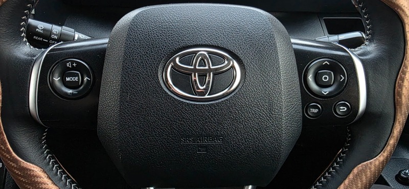 Used Toyota Sienta 2015 for sale - 76605350: Photo 32