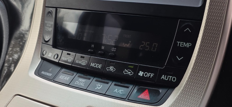 Used Toyota Vellfire 2012 for sale - 76313349: Photo 44