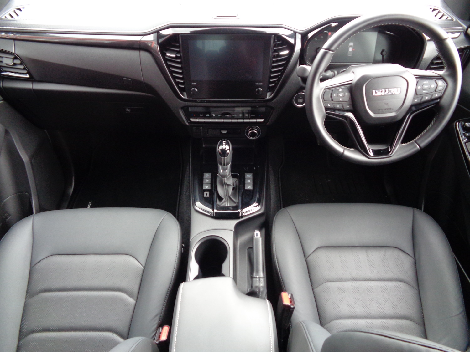 Used Isuzu D-Max 2024 for sale - 76677065: Photo 8