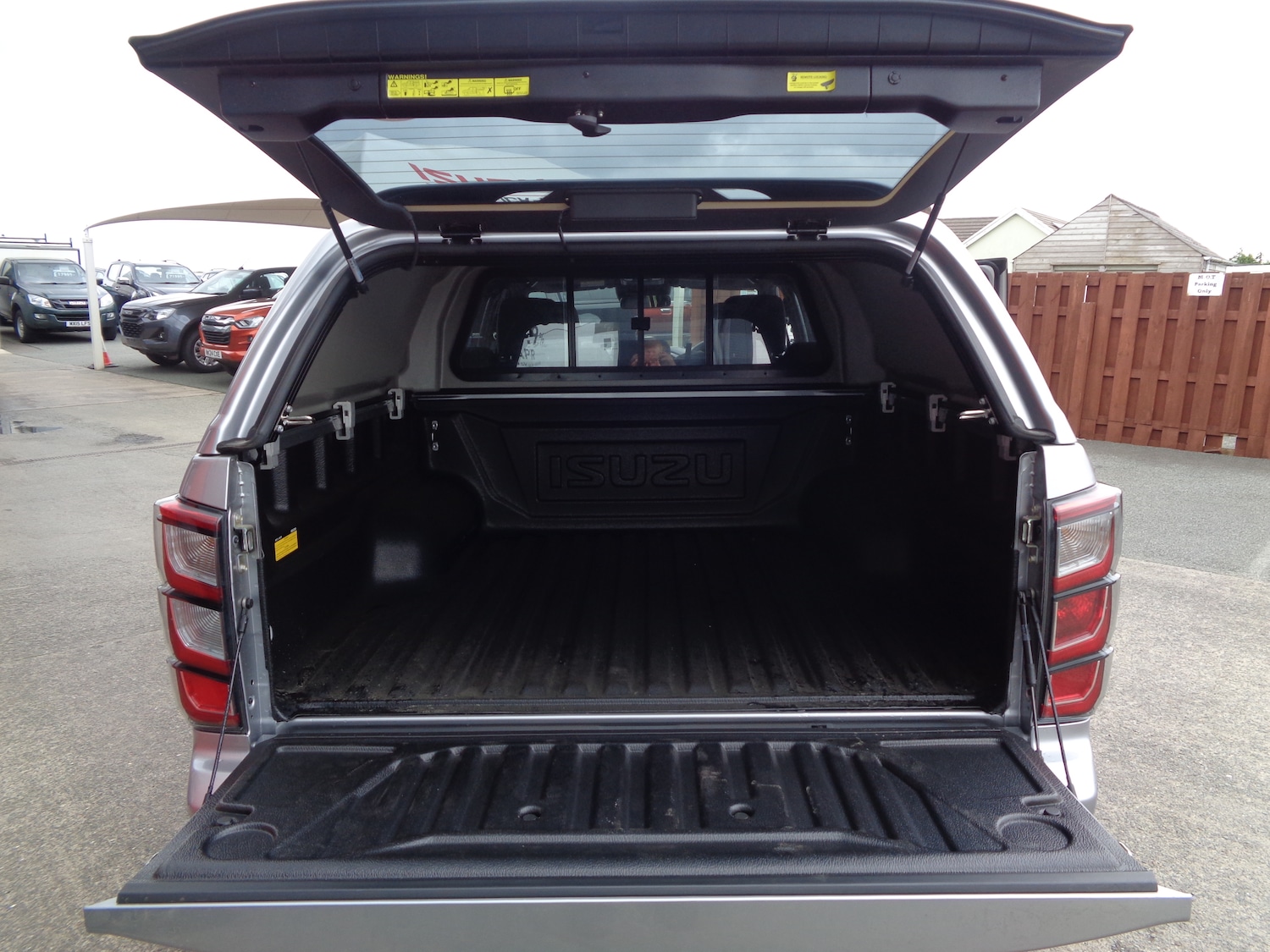 Used Isuzu D-Max 2024 for sale - 76677046: Photo 9