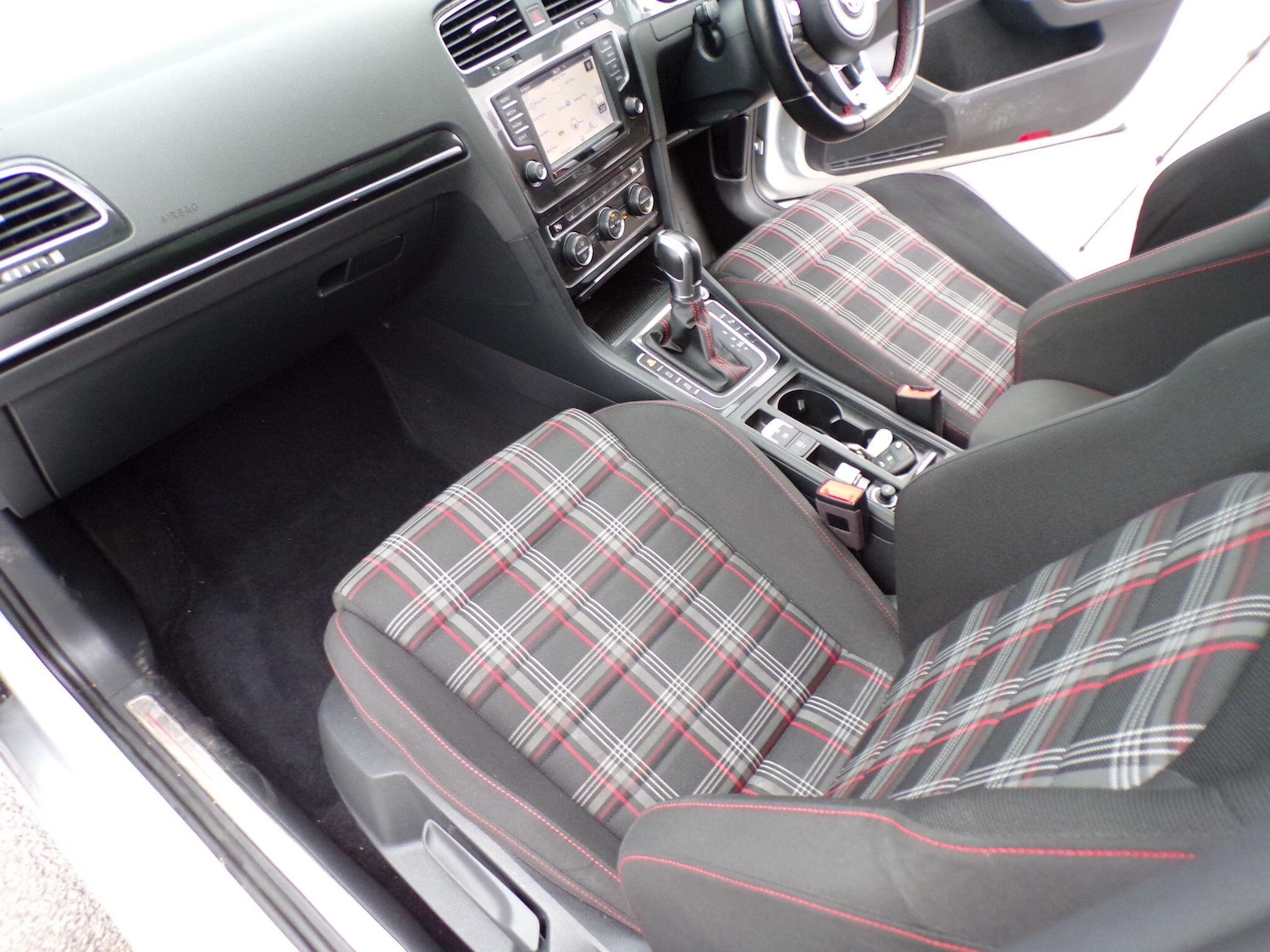 Used Volkswagen Golf for sale - 77216367: Photo 14