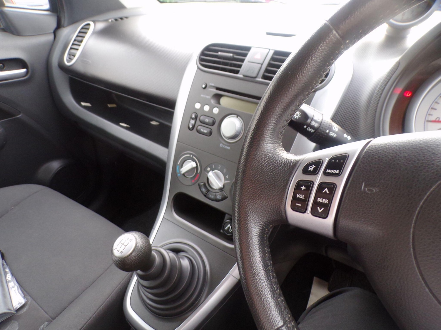 Used Suzuki Splash 2011 for sale - 76151415: Photo 15