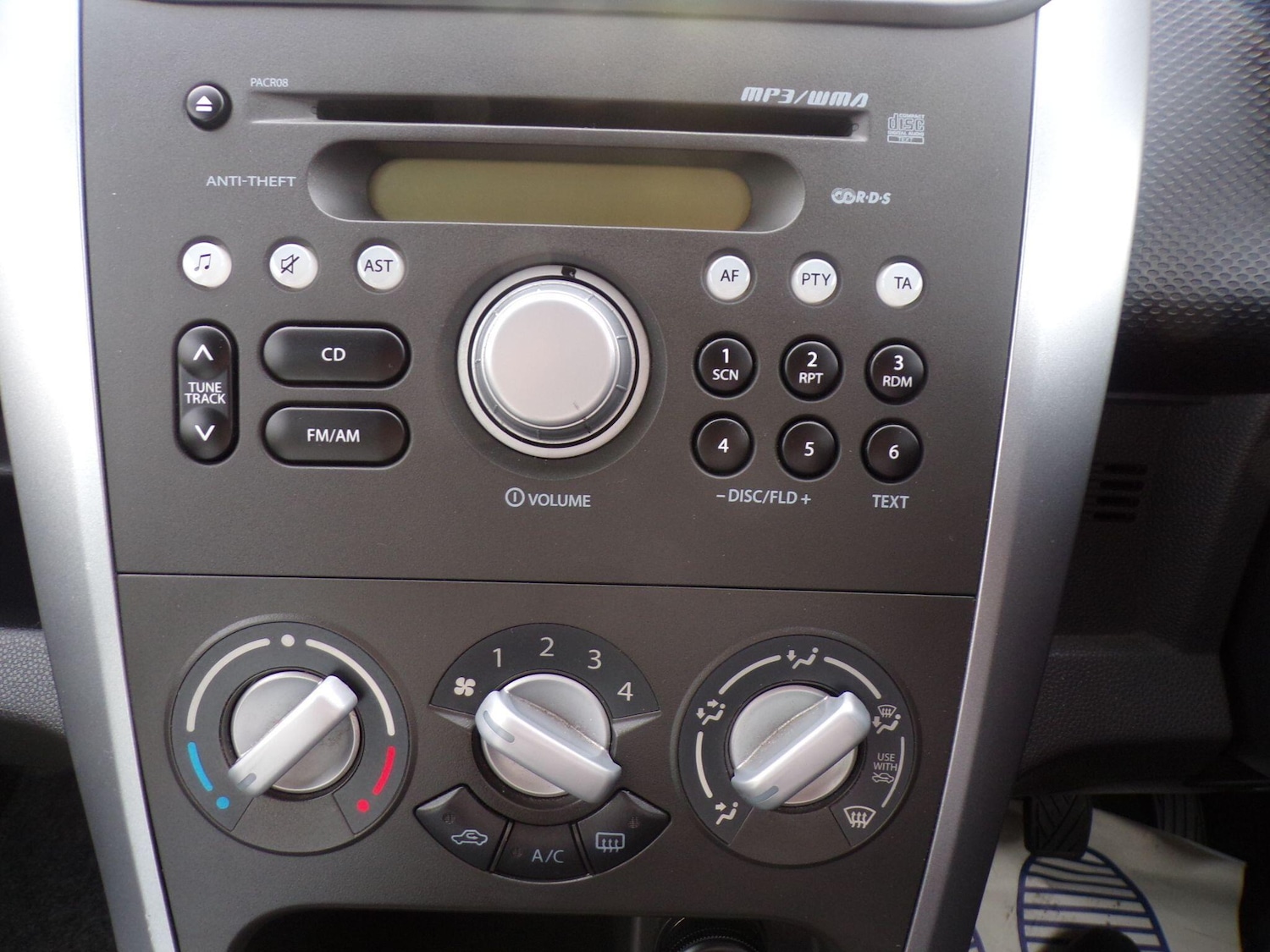 Used Suzuki Splash 2011 for sale - 76151415: Photo 17