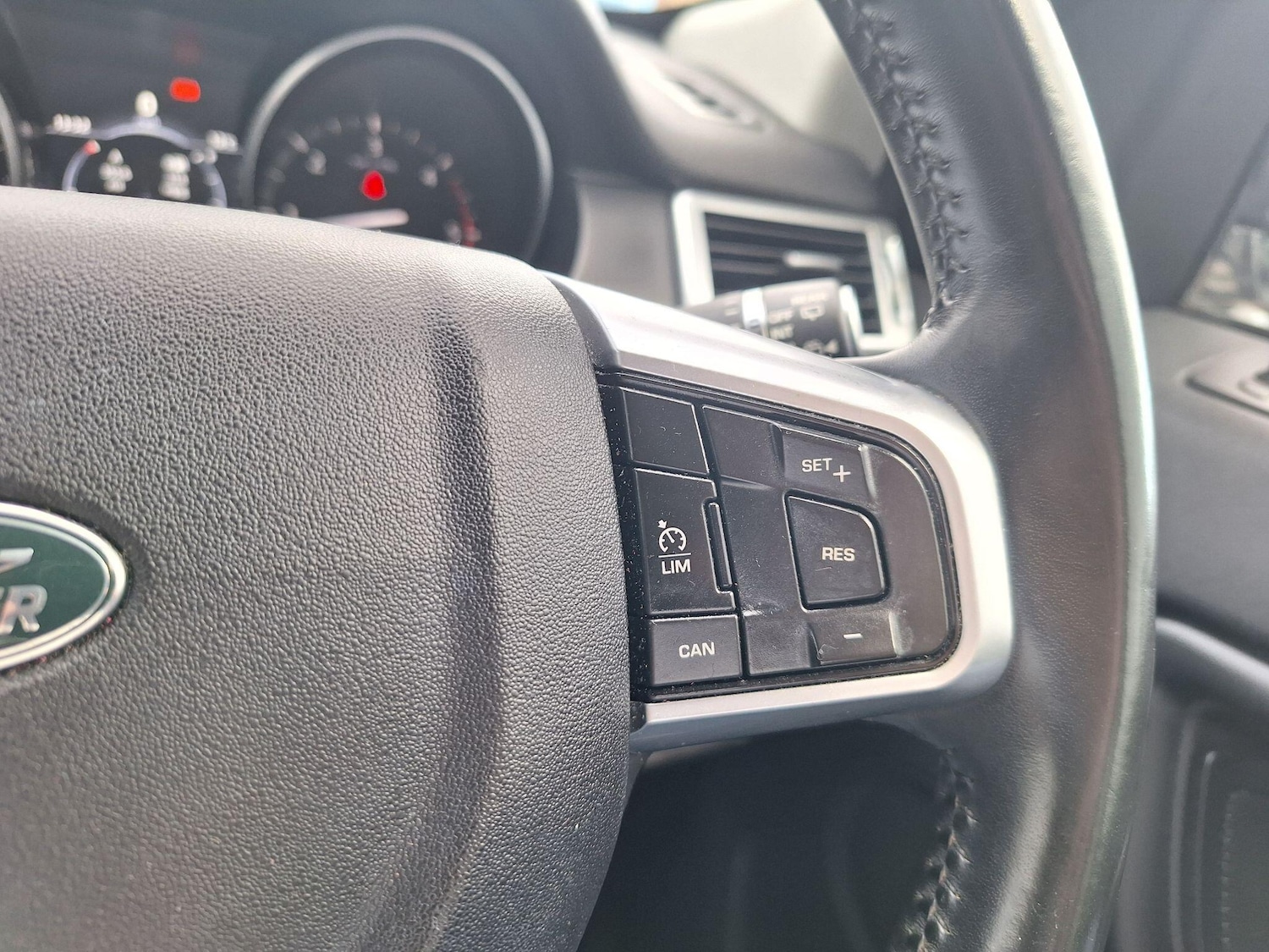 Used Land Rover Discovery Sport 2017 for sale - 76743082: Photo 17