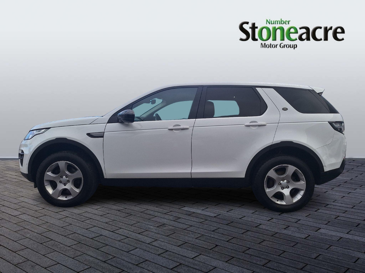 Used Land Rover Discovery Sport 2017 for sale - 76743082: Photo 6