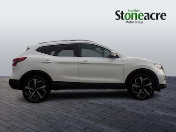 Used Nissan Qashqai 2017 for sale - 76151476: Photo