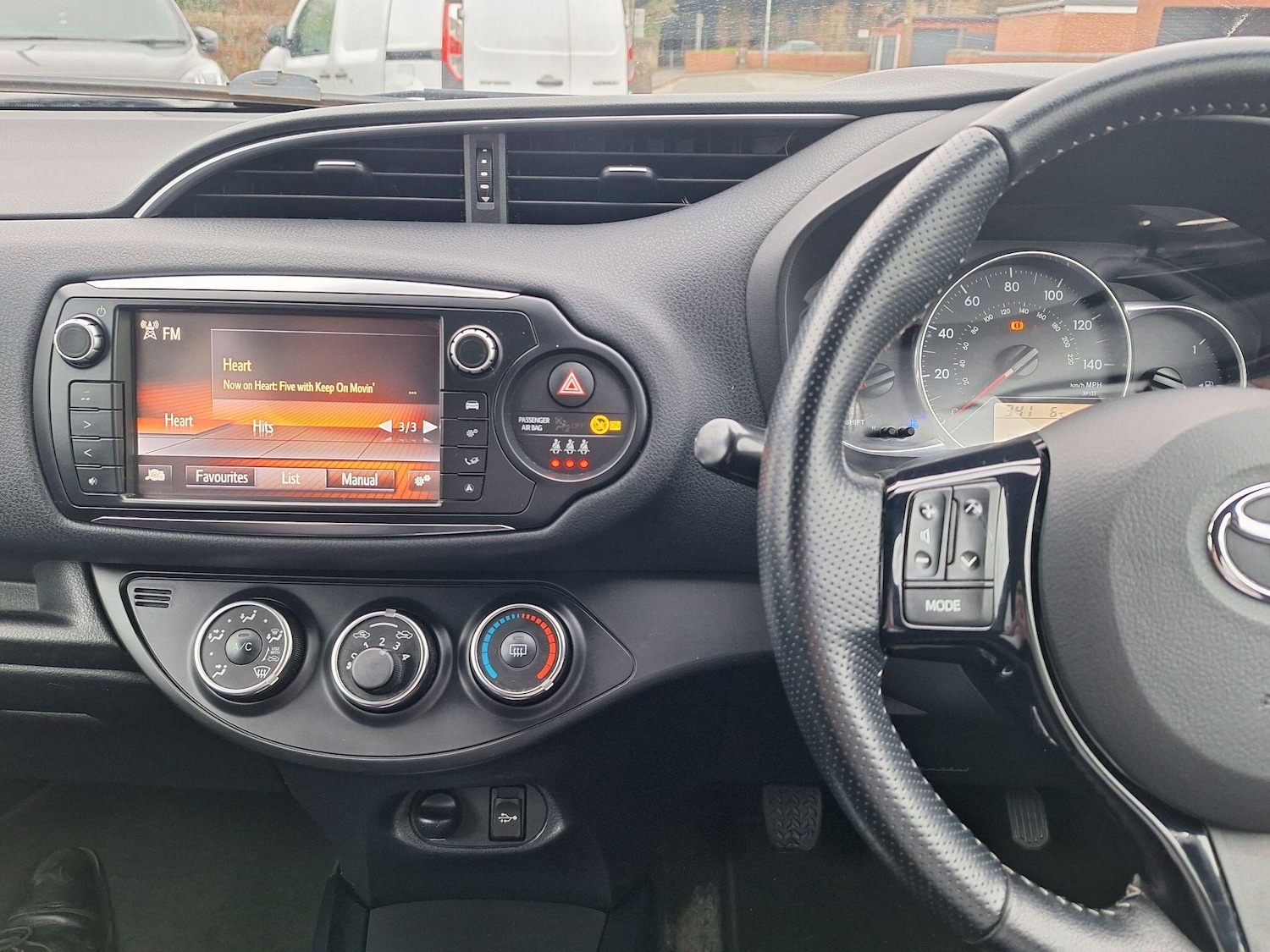 Used Toyota Yaris for sale - 77599127: Photo 11