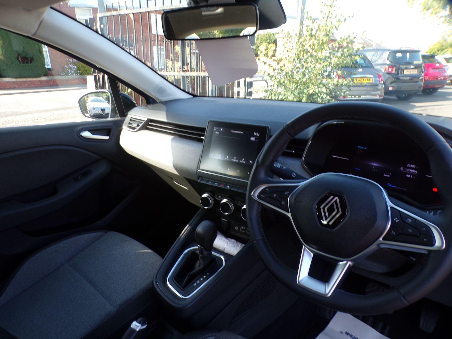 Used Renault Clio 2024 for sale - 76121933: Photo 12