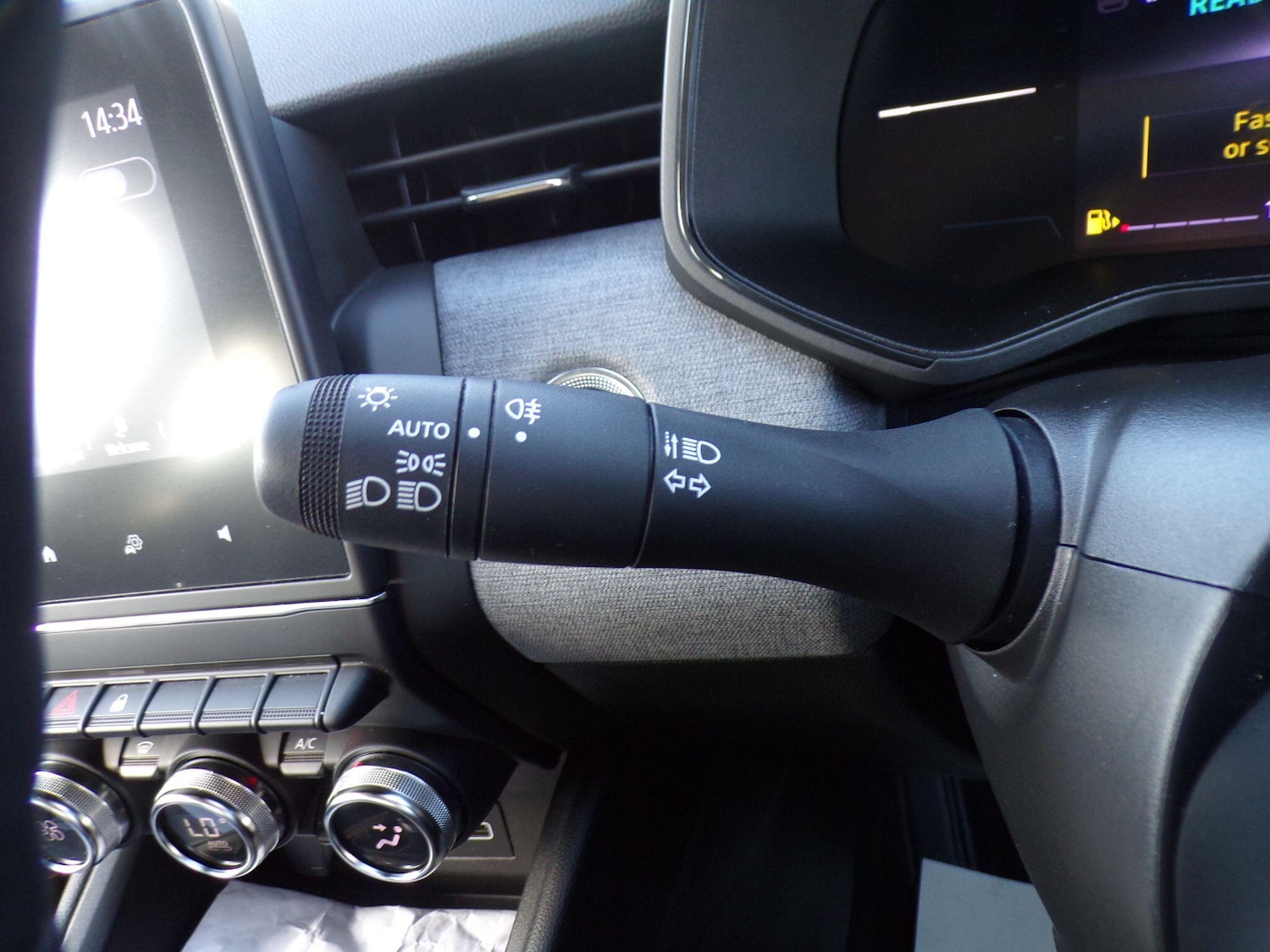 Used Renault Clio 2024 for sale - 76121933: Photo 19