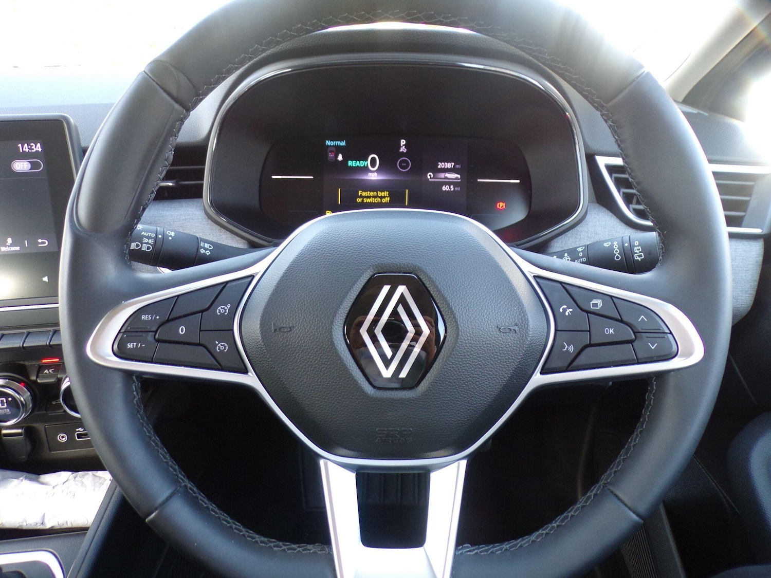 Used Renault Clio 2024 for sale - 76121933: Photo 23