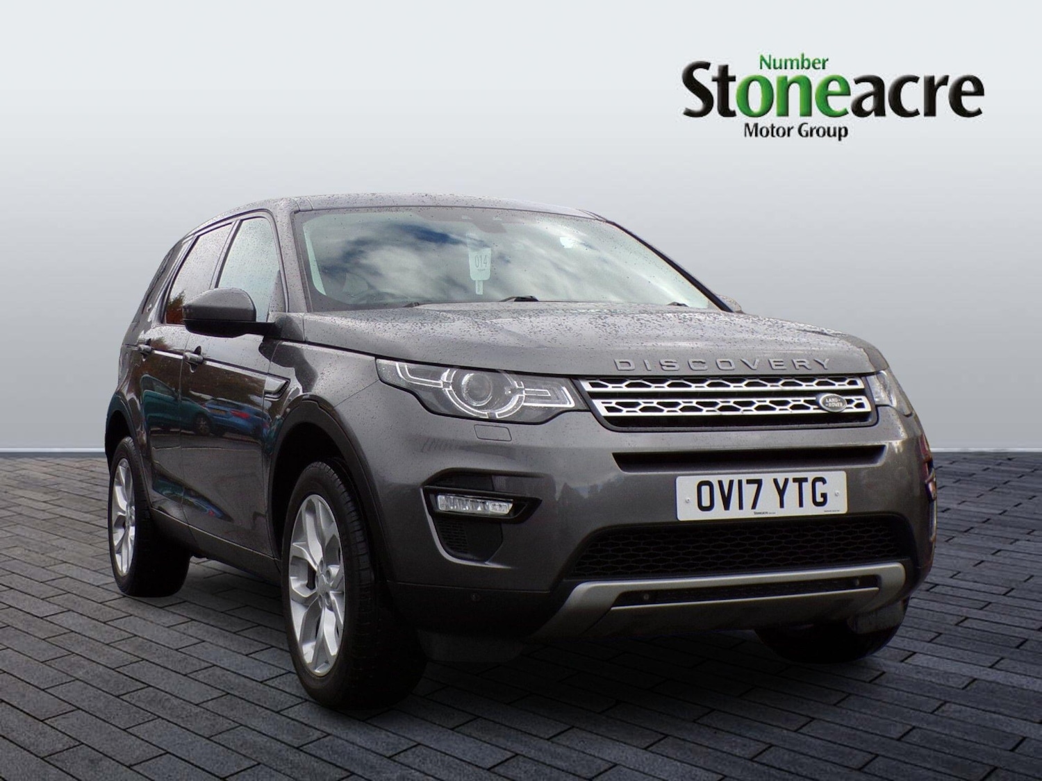 Used Land Rover Discovery Sport 2017 for sale - 76337472: Photo 1