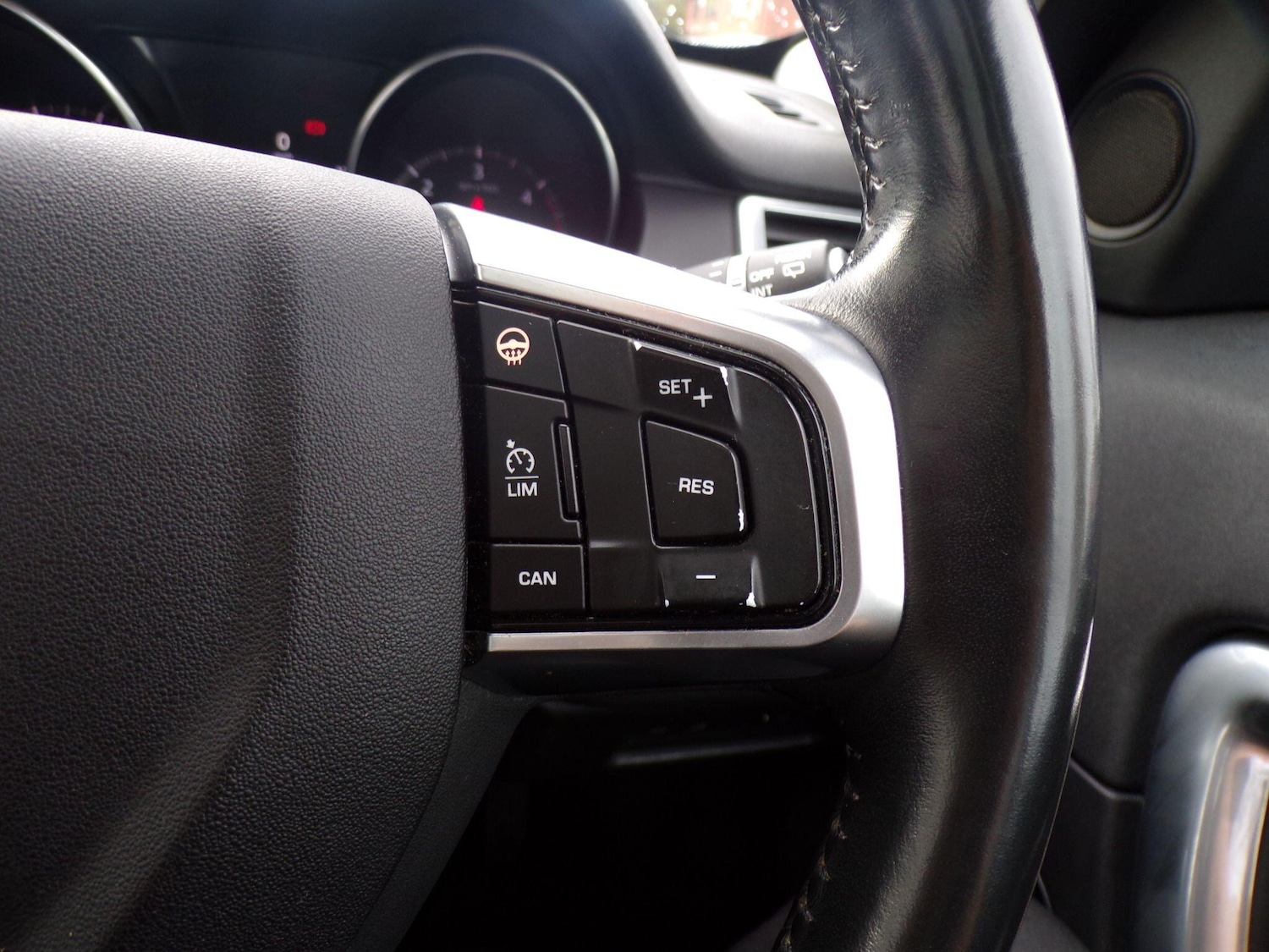 Used Land Rover Discovery Sport 2017 for sale - 76337472: Photo 28